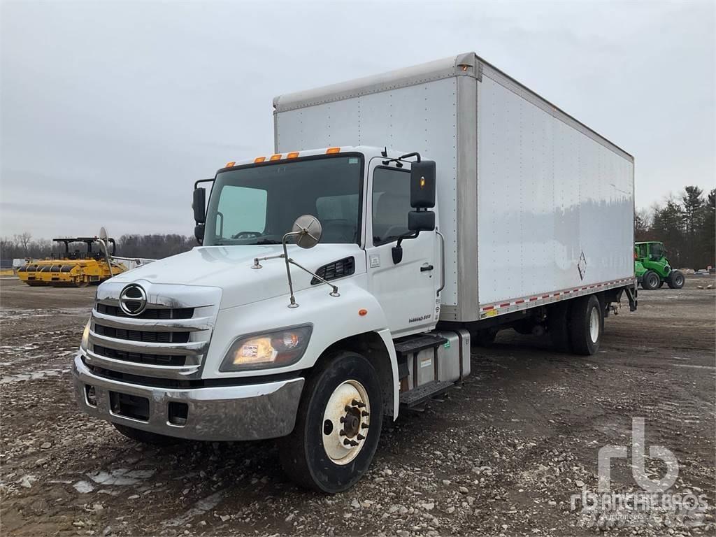 Hino 268 Панельні фургони