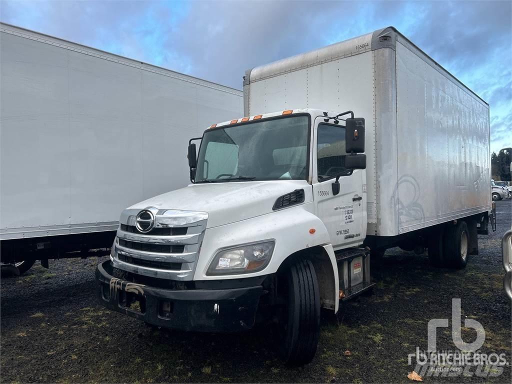 Hino 268 Панельні фургони