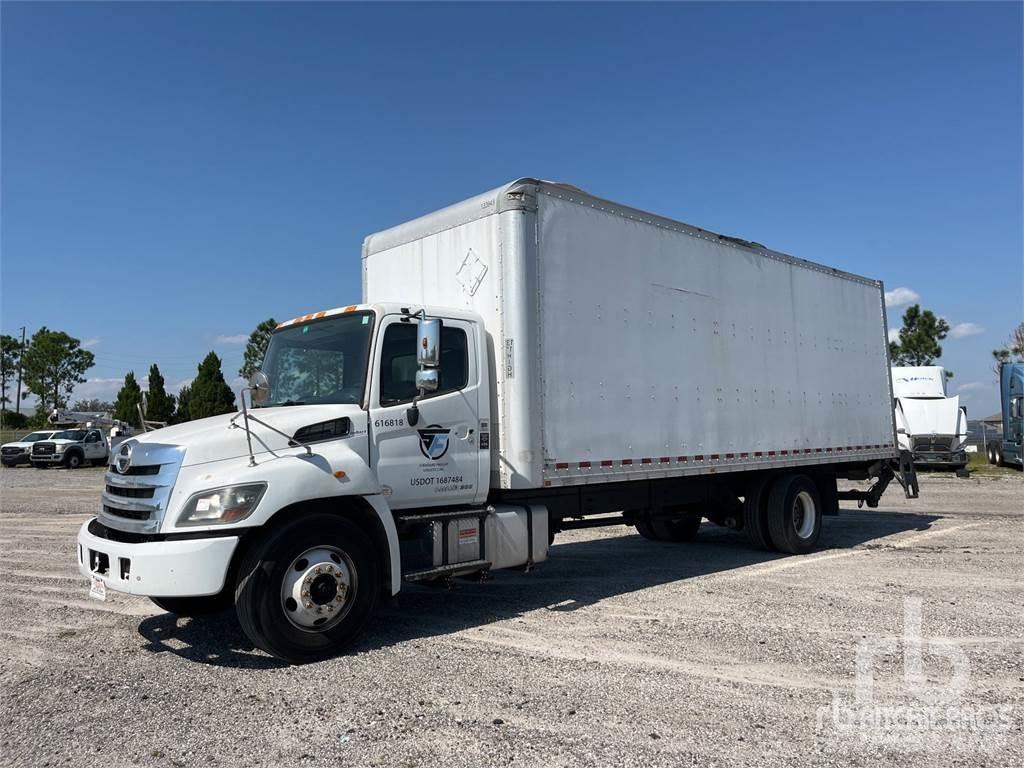 Hino 268 Панельні фургони