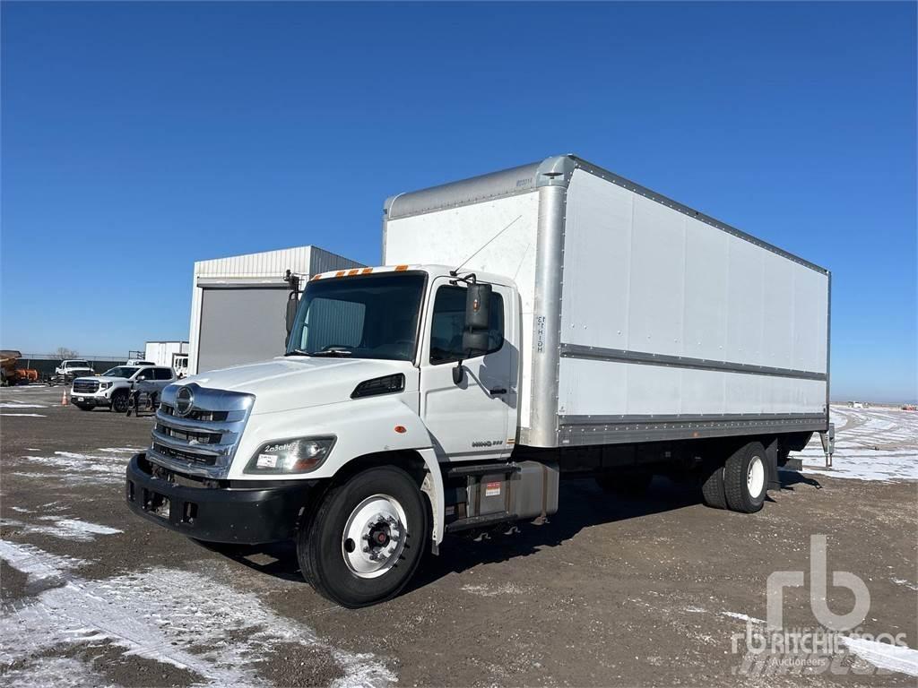 Hino 268 Панельні фургони