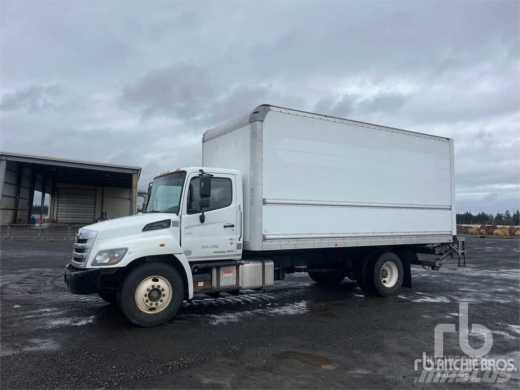 Hino 268 Панельні фургони