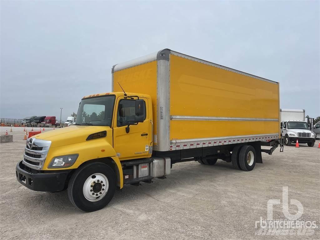 Hino 268 Панельні фургони