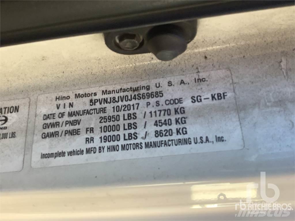 Hino 268 Панельні фургони