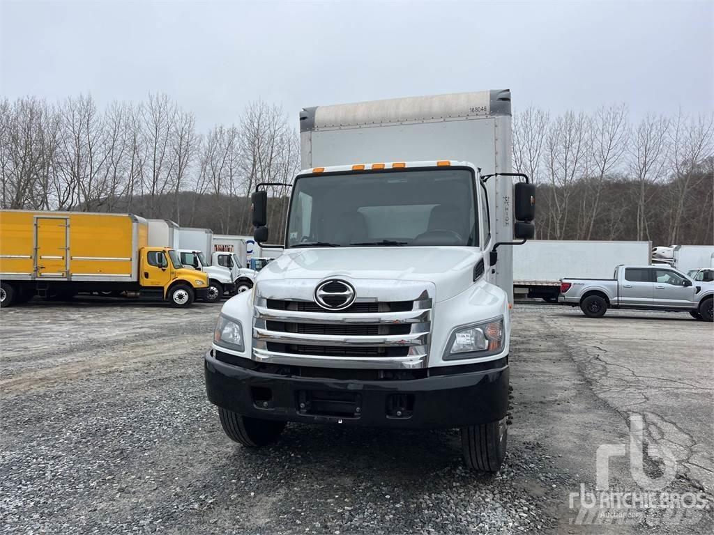 Hino 268 Панельні фургони