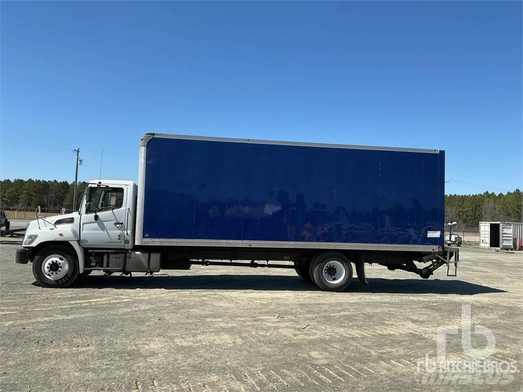 Hino 268 Панельні фургони