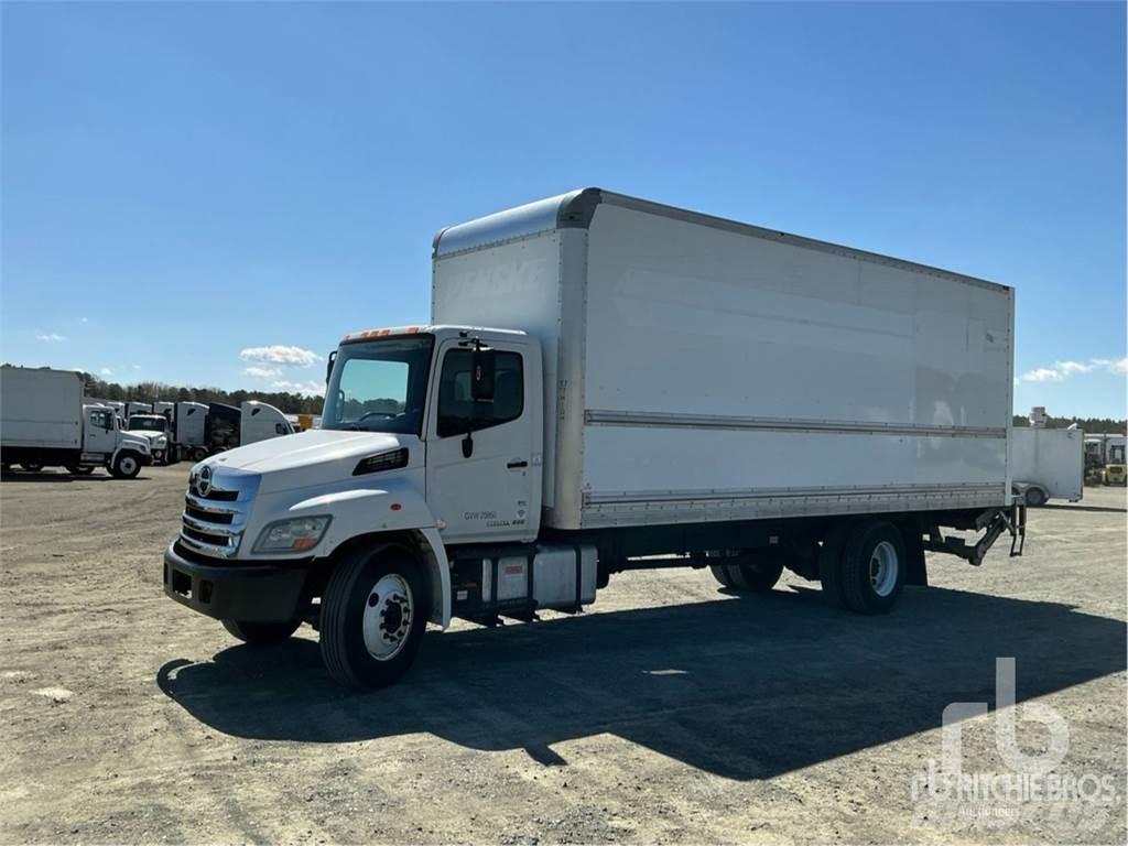 Hino 268 Панельні фургони