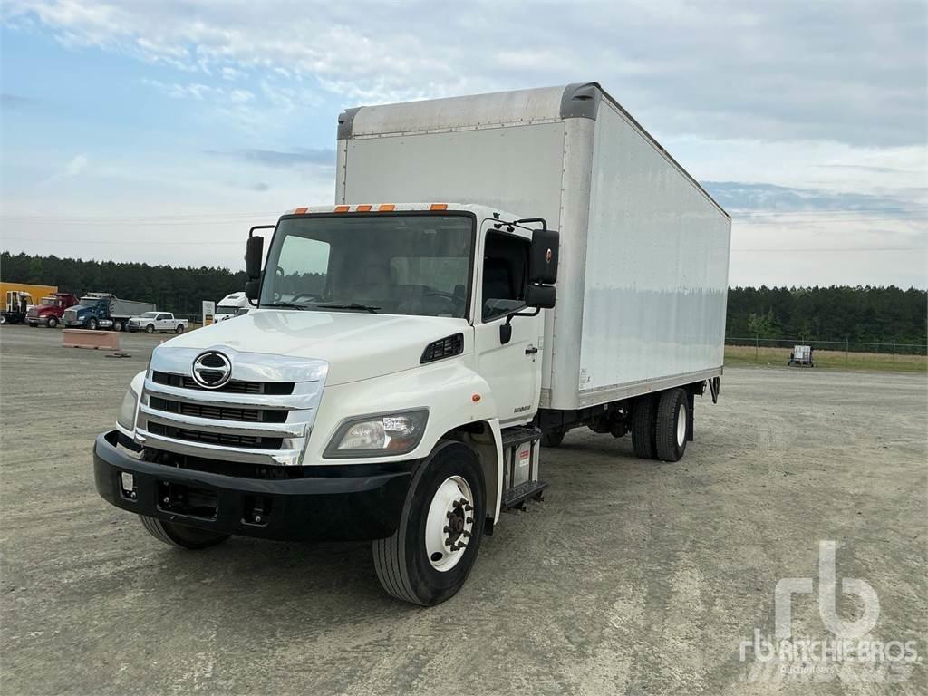 Hino 268 Панельні фургони