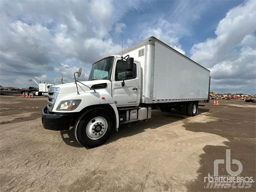 Hino 268 Панельні фургони