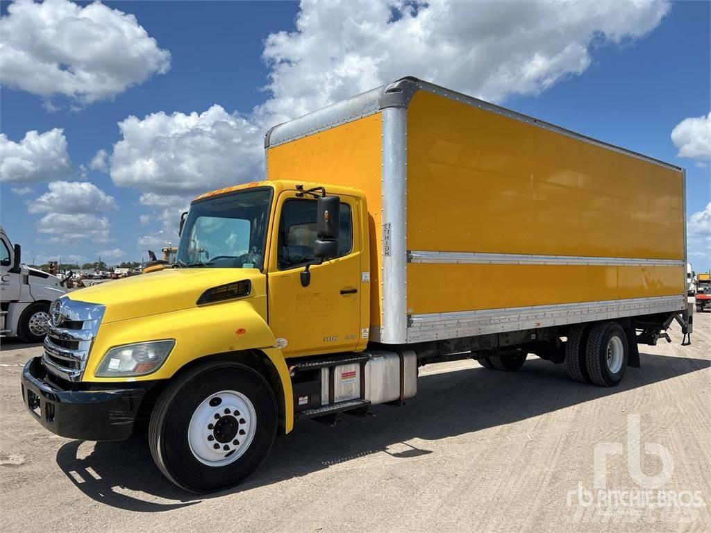 Hino 268 Панельні фургони