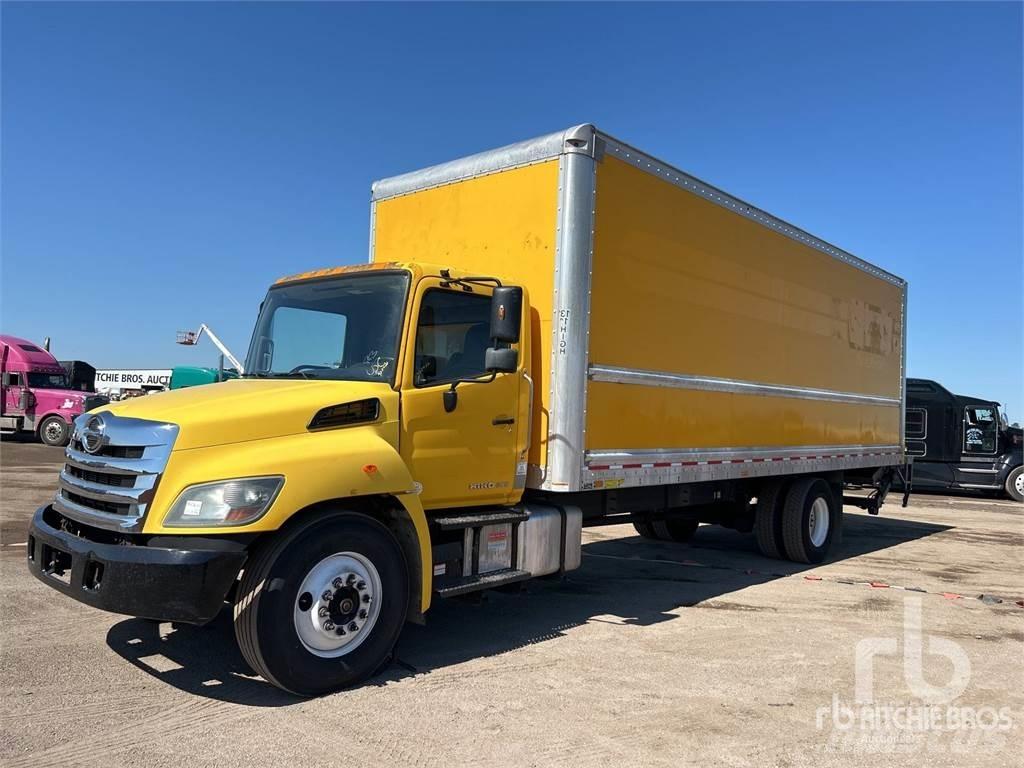 Hino 268 Панельні фургони