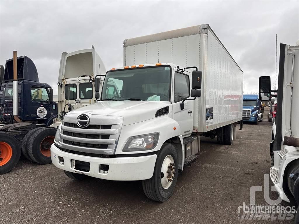 Hino 268 Панельні фургони
