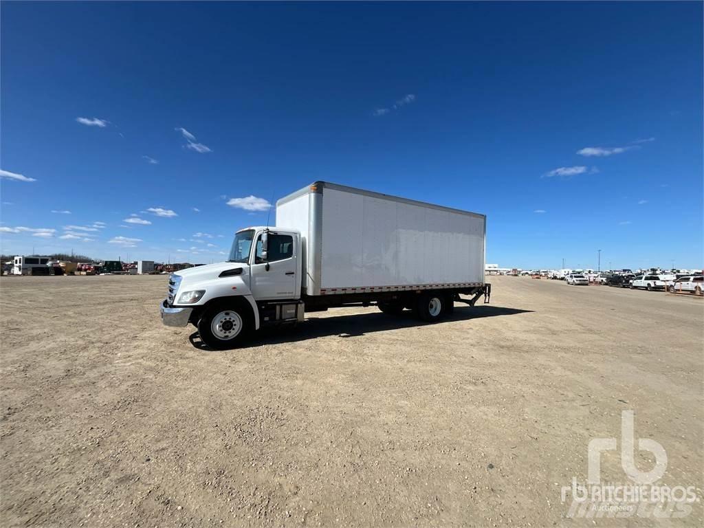 Hino 268 Панельні фургони