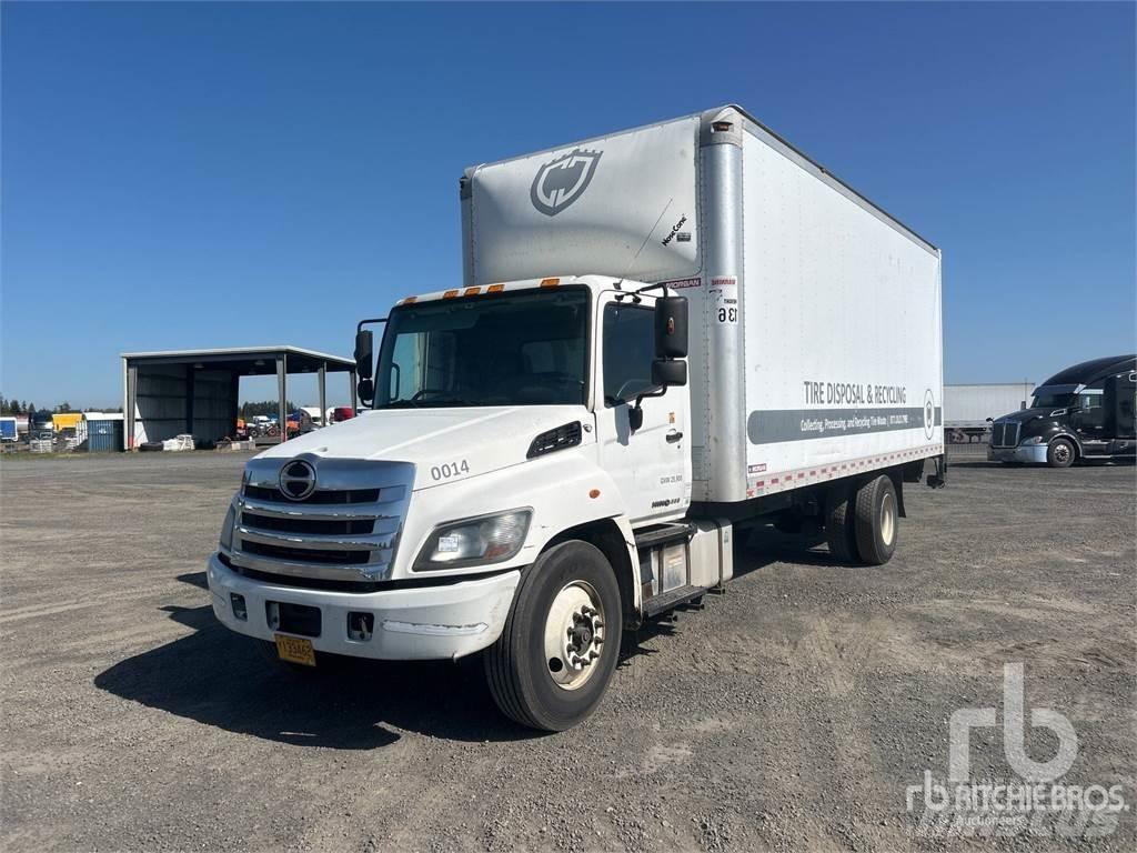 Hino 268 Панельні фургони