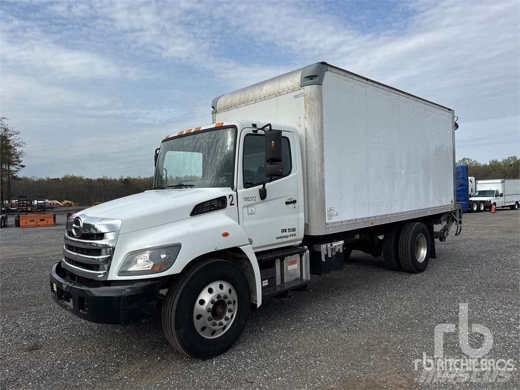 Hino 268 Панельні фургони