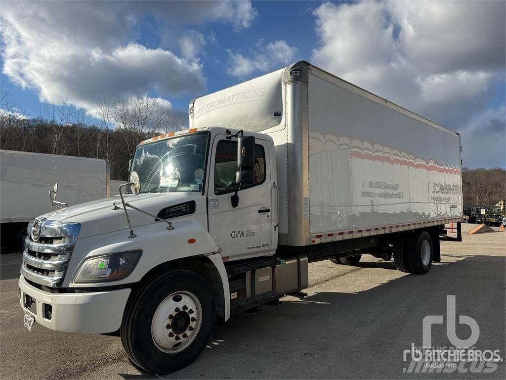Hino 268 Панельні фургони