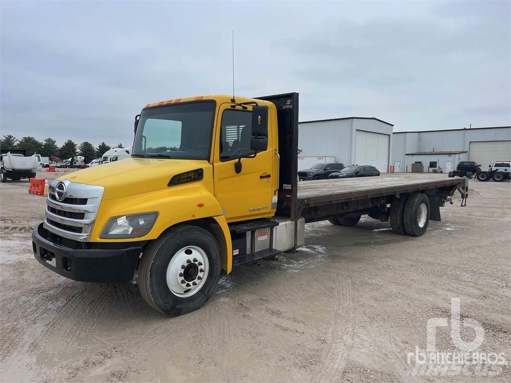 Hino 268 Вантажівки-платформи/бокове розвантаження
