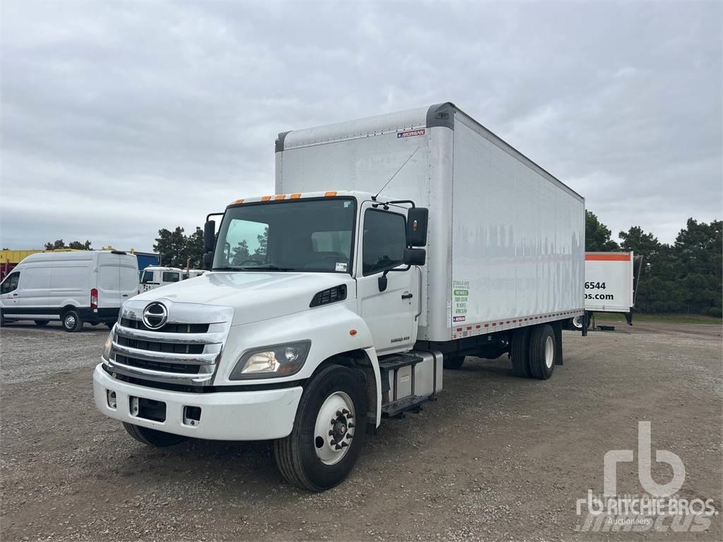 Hino 268 Панельні фургони