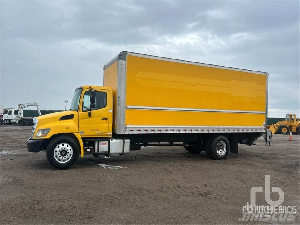 Hino 268 Панельні фургони