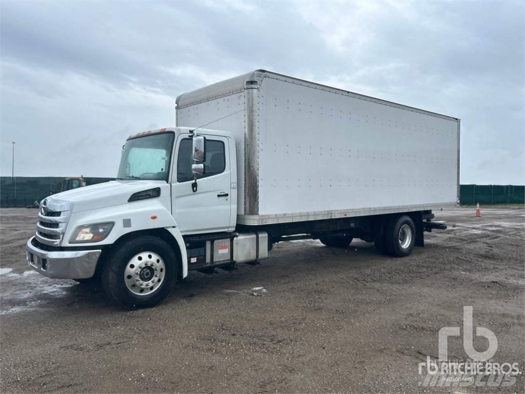 Hino 268 Панельні фургони