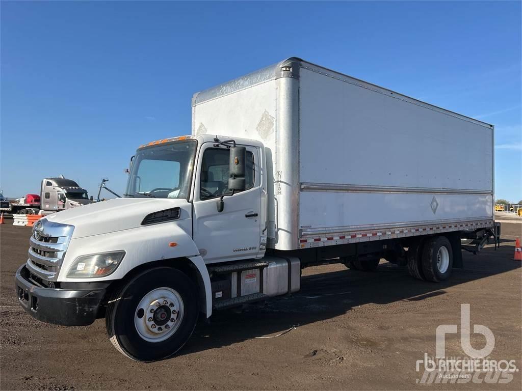 Hino 268 Панельні фургони