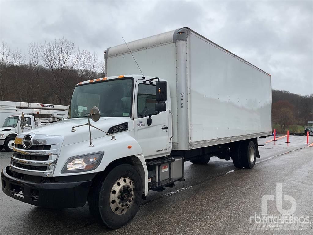 Hino 268 Панельні фургони