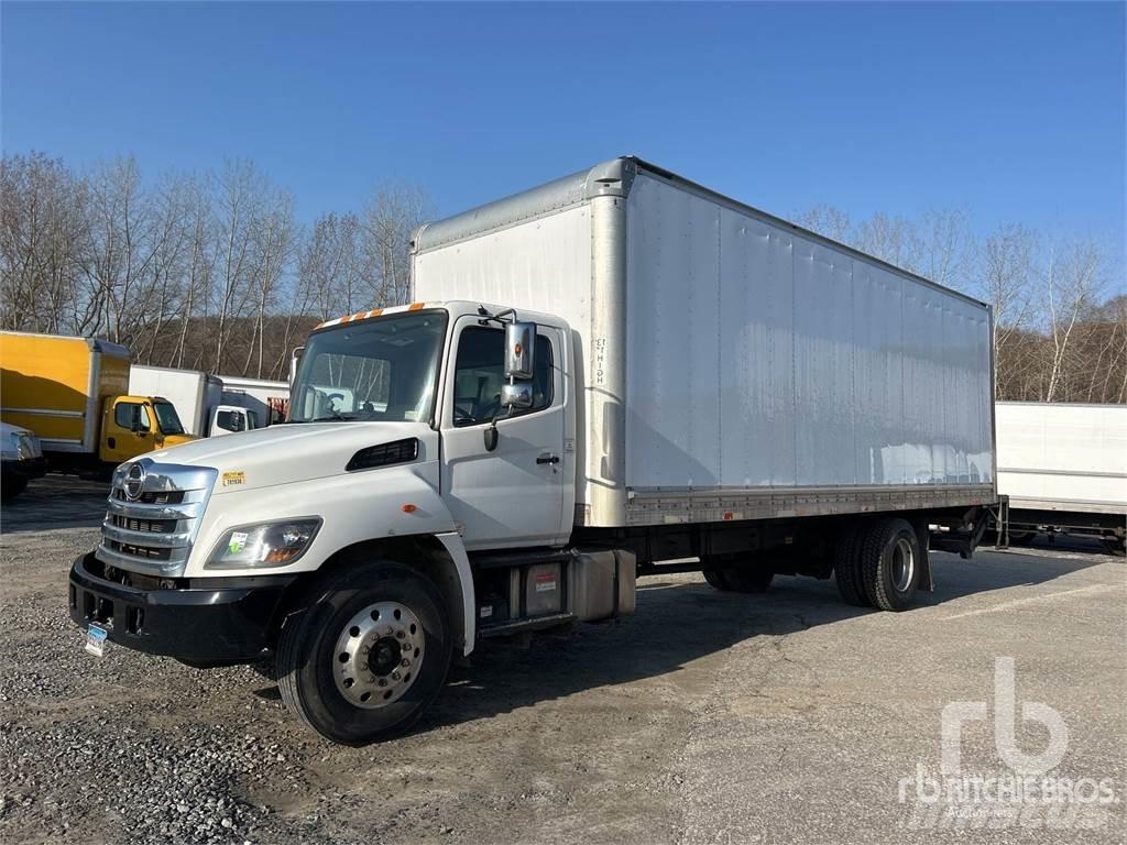 Hino 268 Панельні фургони