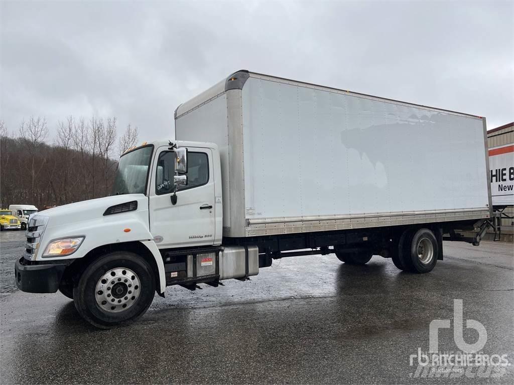 Hino 268 Панельні фургони