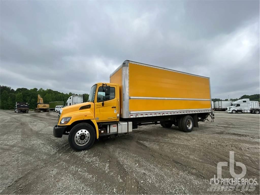 Hino 268 Панельні фургони