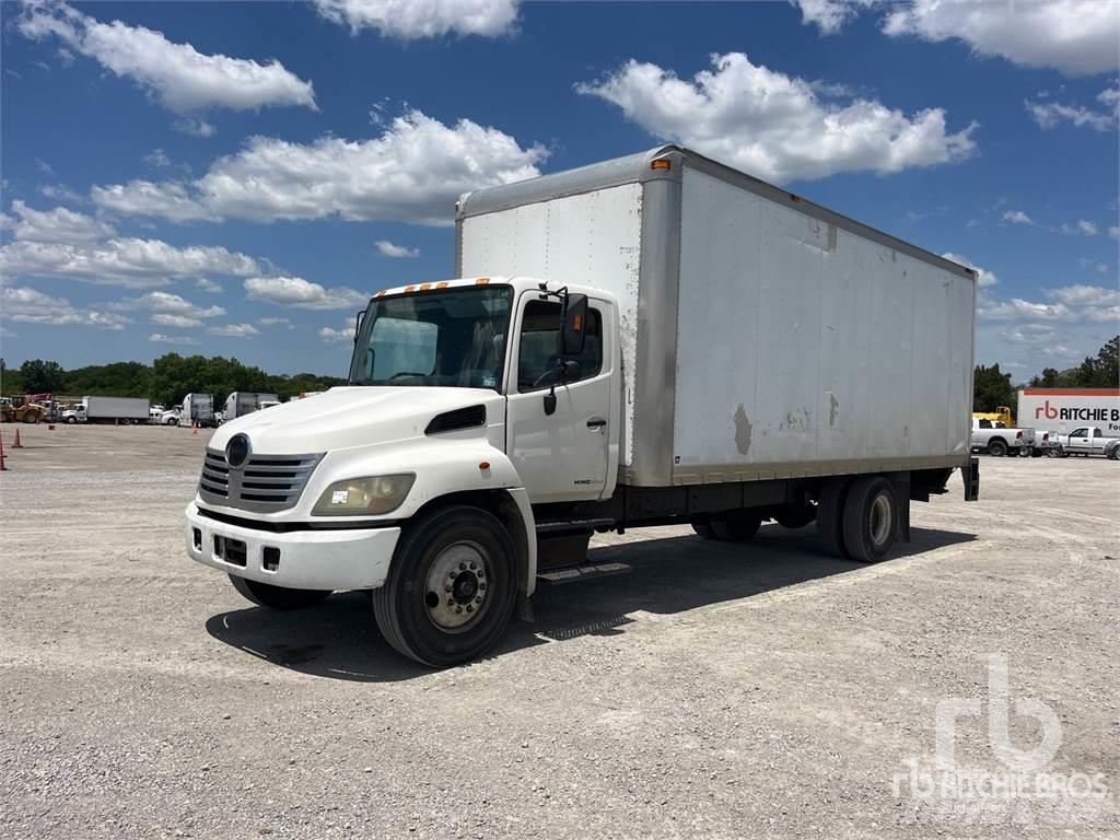 Hino 268 Панельні фургони