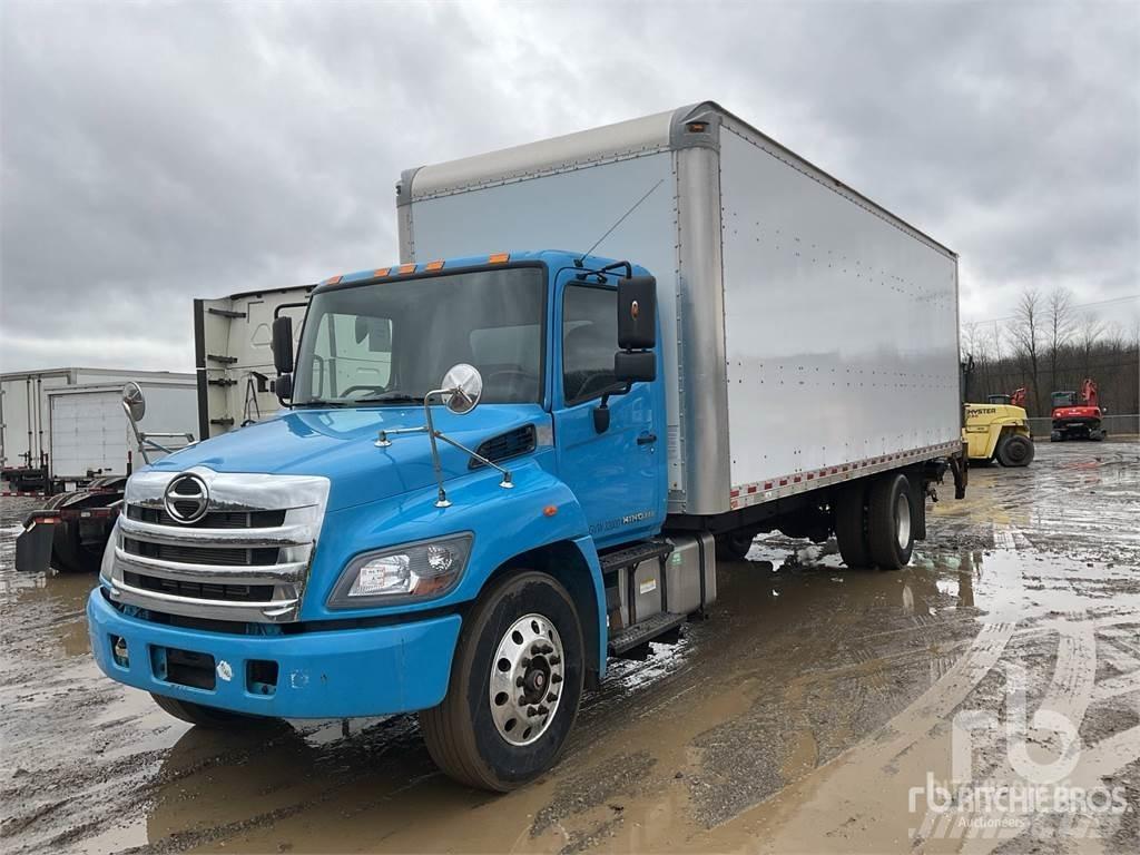 Hino 338 Панельні фургони