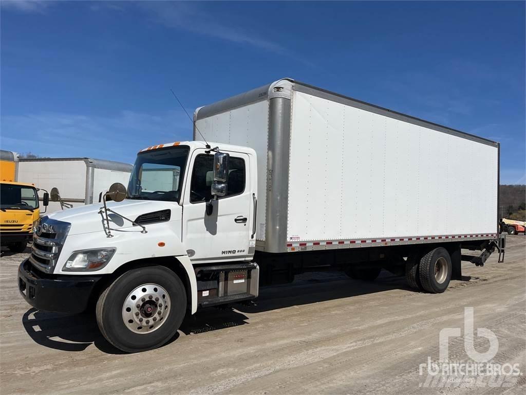 Hino 338 Панельні фургони