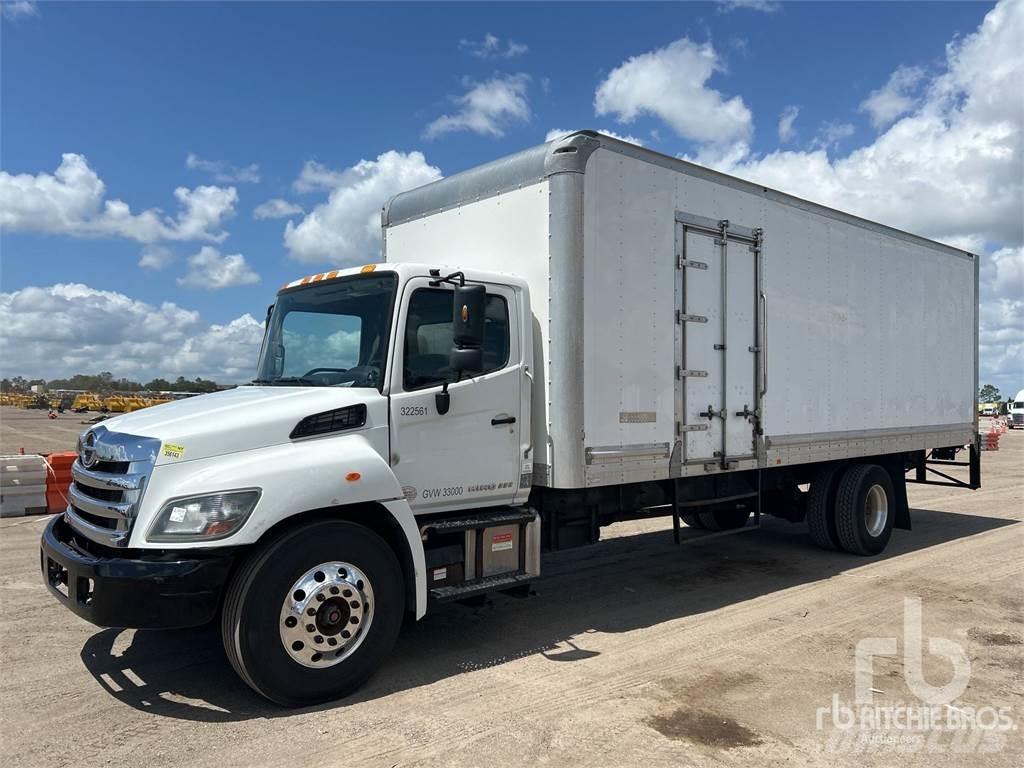 Hino 338 Панельні фургони