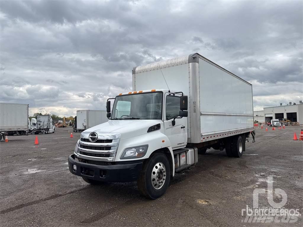 Hino 338 Панельні фургони