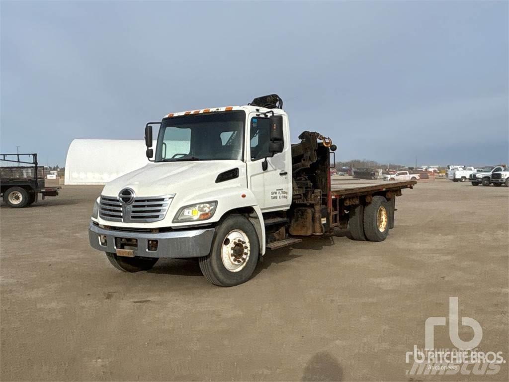 Hino 338 Автокрани