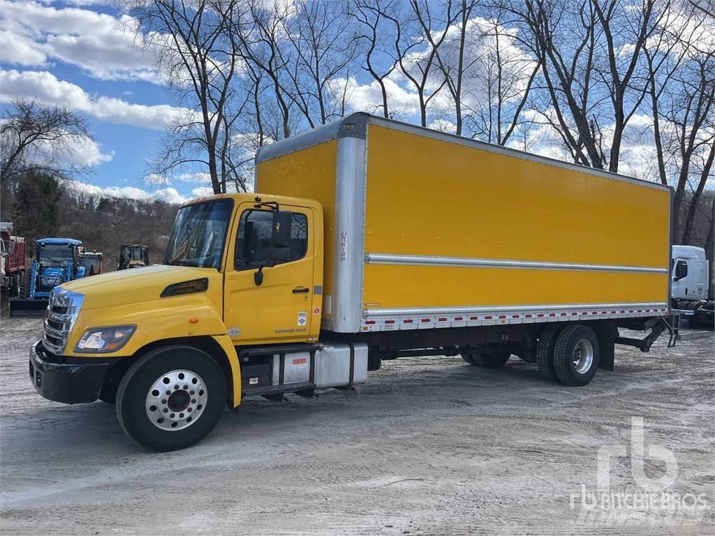 Hino 338 Панельні фургони