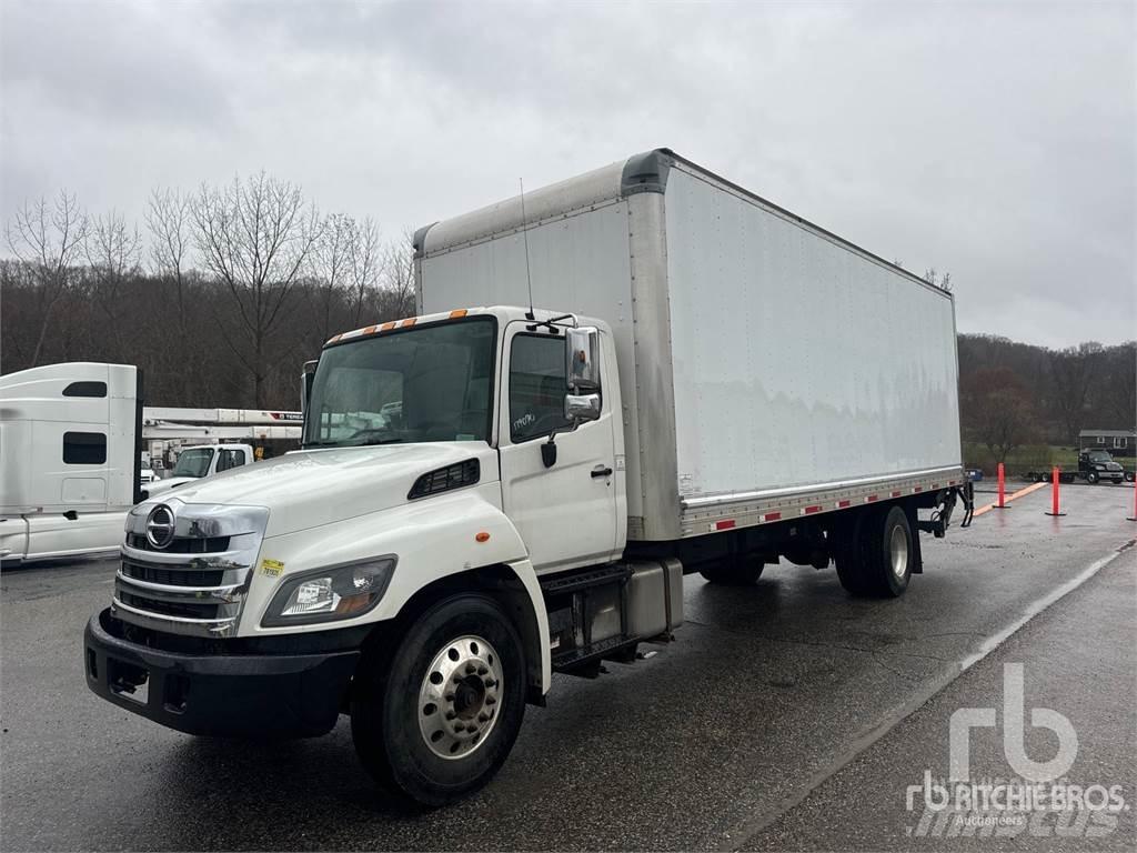 Hino 4x2 Панельні фургони
