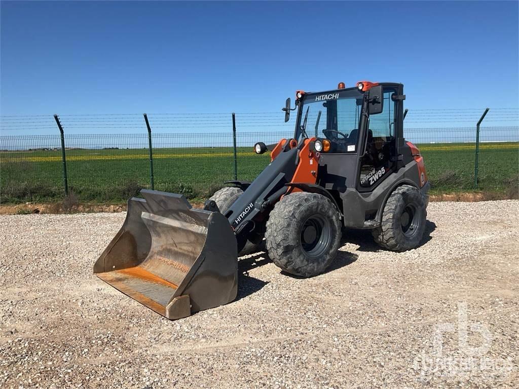 Hitachi ZW95 Фронтальні навантажувачі
