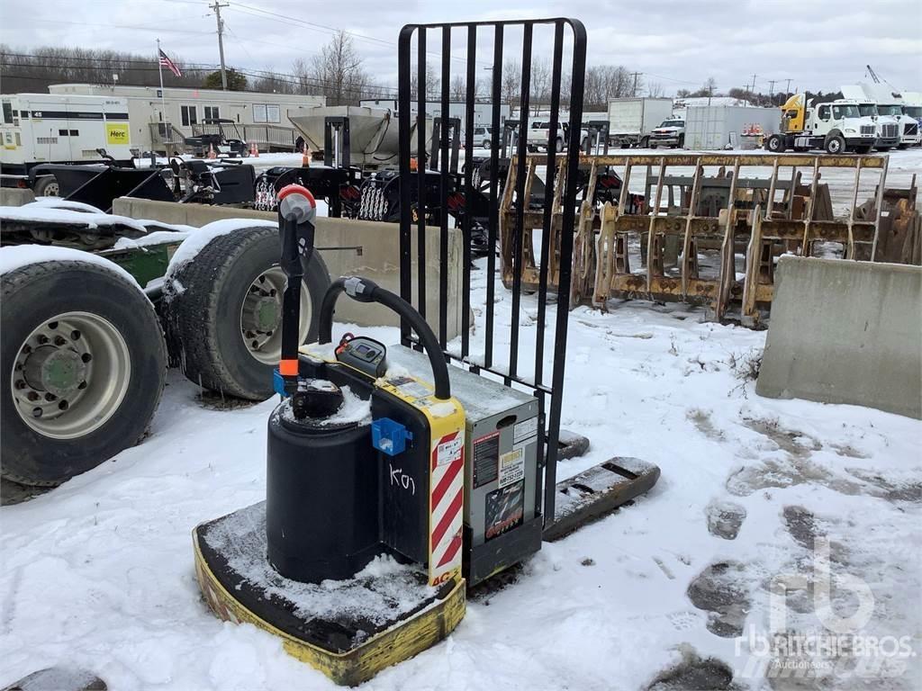 Hyster B60ZAC стелажі складські