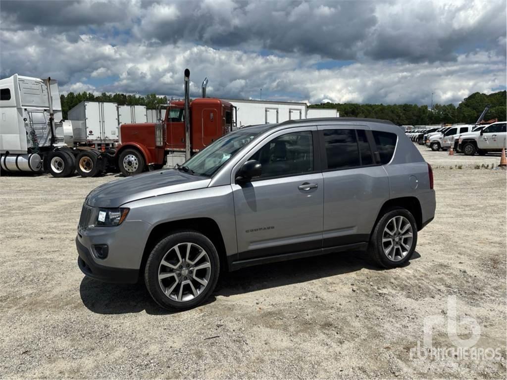 Jeep COMPASS Пікапи / Бічне розвантаження