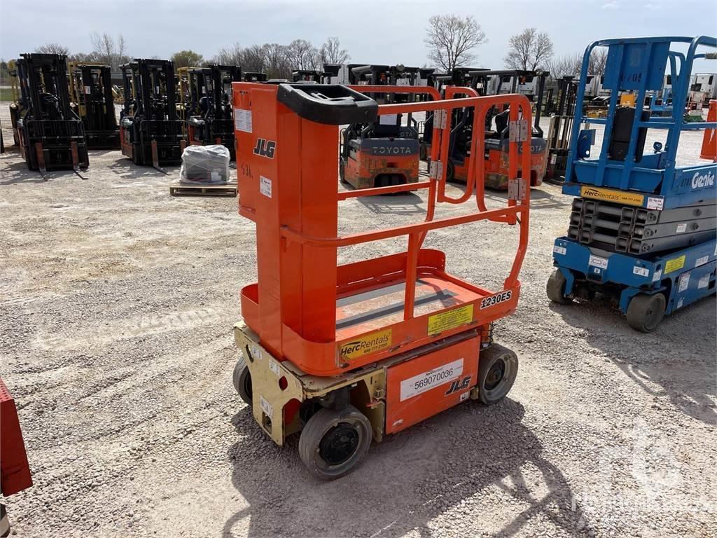 JLG 1230ES Колінчаті підйомники