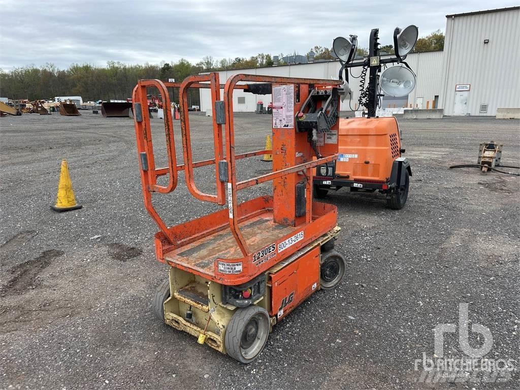 JLG 1230ES Колінчаті підйомники