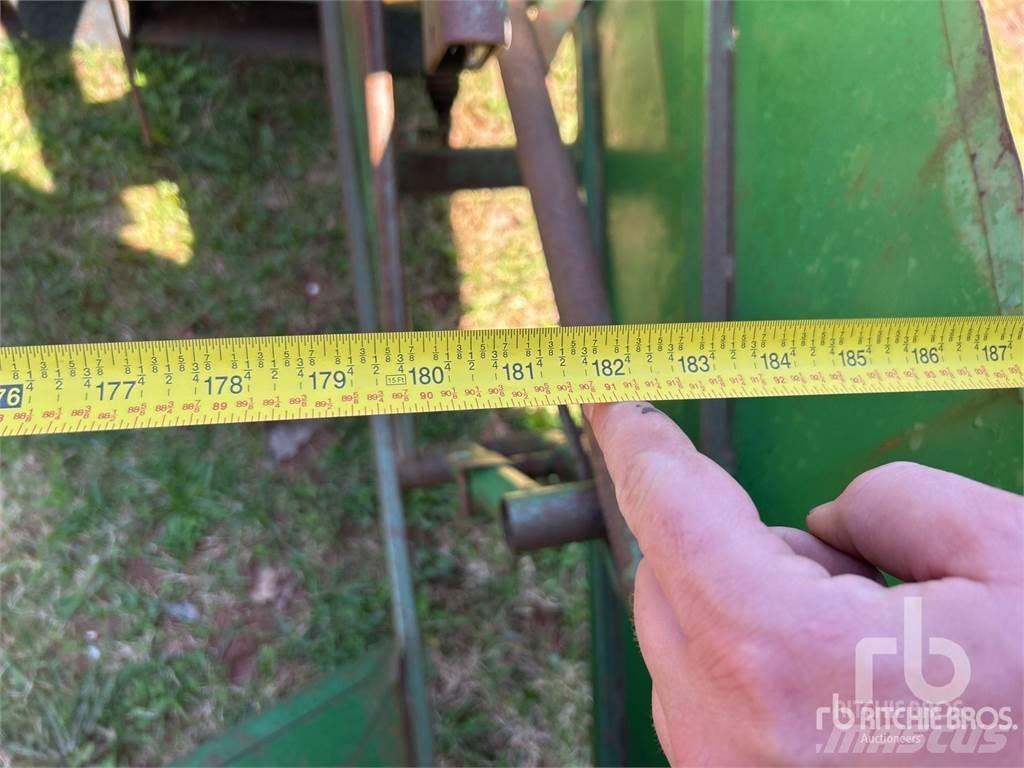John Deere 215 Жатки
