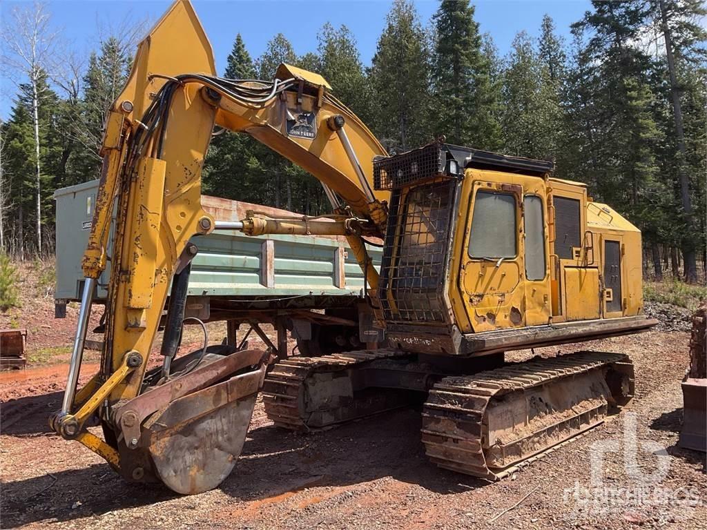 John Deere 693D Гусеничні екскаватори