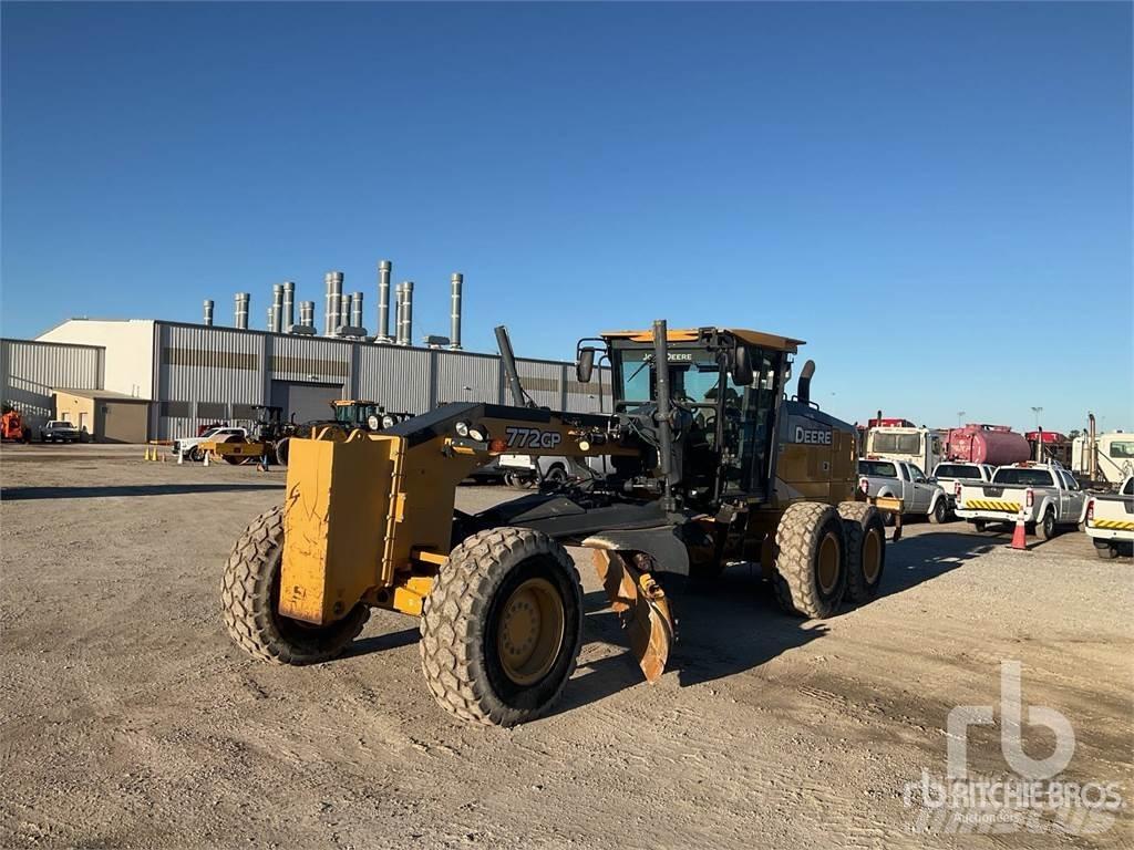 John Deere 772G Грейдери