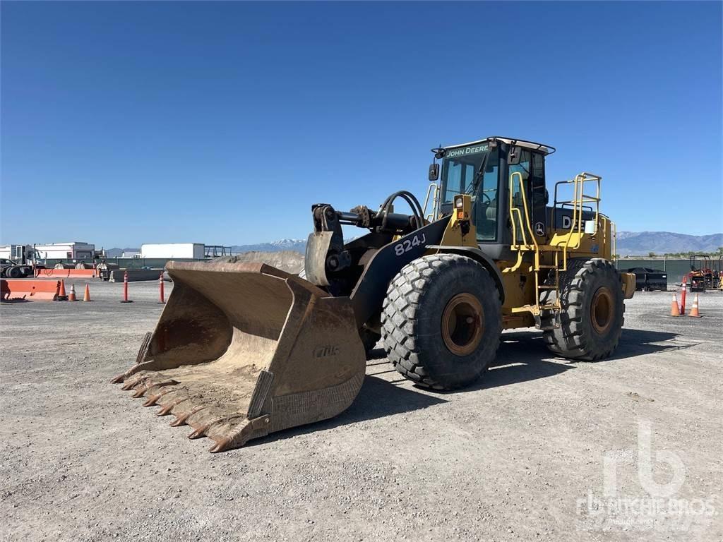 John Deere 824J Фронтальні навантажувачі