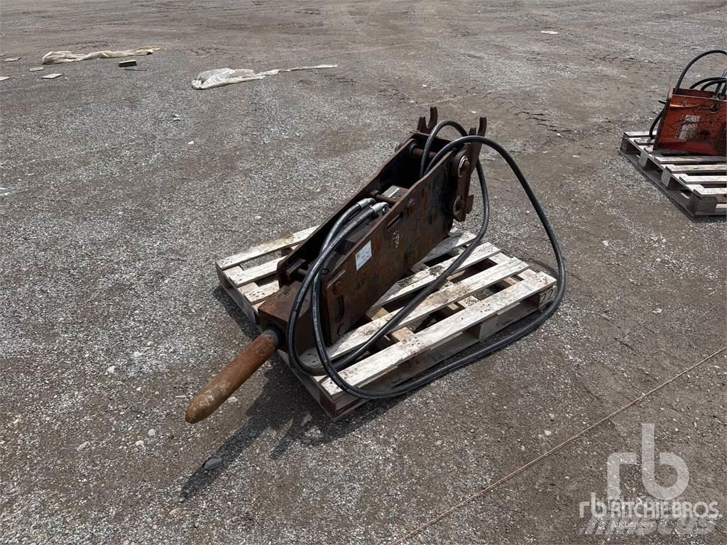 John Deere HH60 Плуги