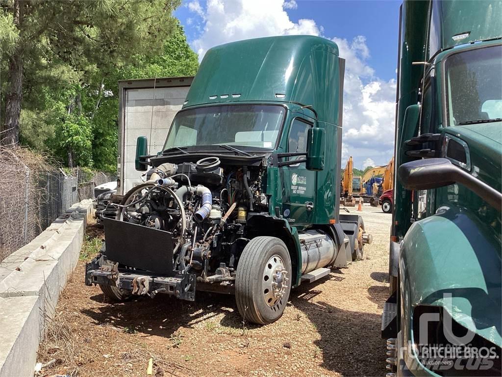 Kenworth T-680 Тягачі
