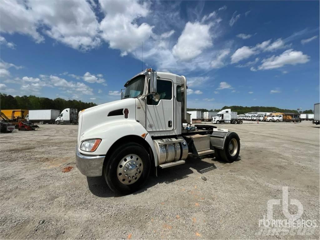 Kenworth T270 Тягачі