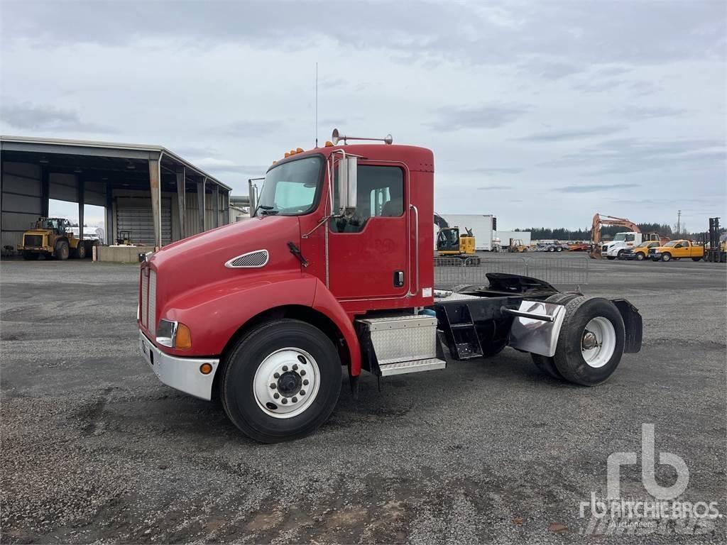 Kenworth T300 Тягачі