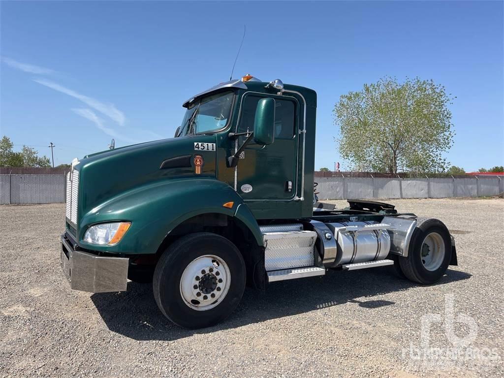 Kenworth T400 Тягачі
